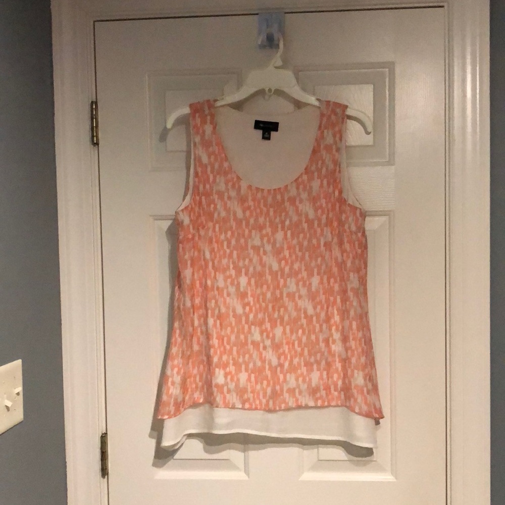Lady’s sleeveless layered top